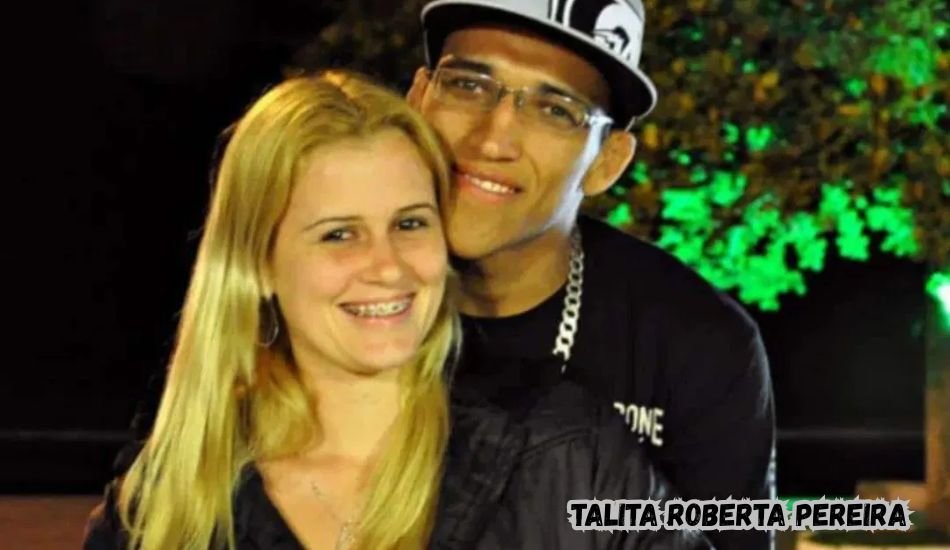 Talita Roberta Pereira smiling outdoors.