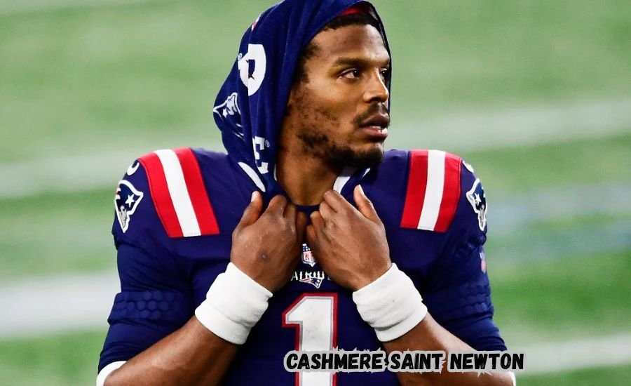 Cashmere Saint Newton at an event