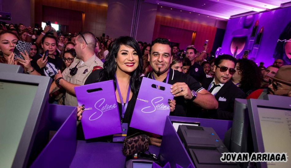 Jovan Arriaga smiling outdoors.