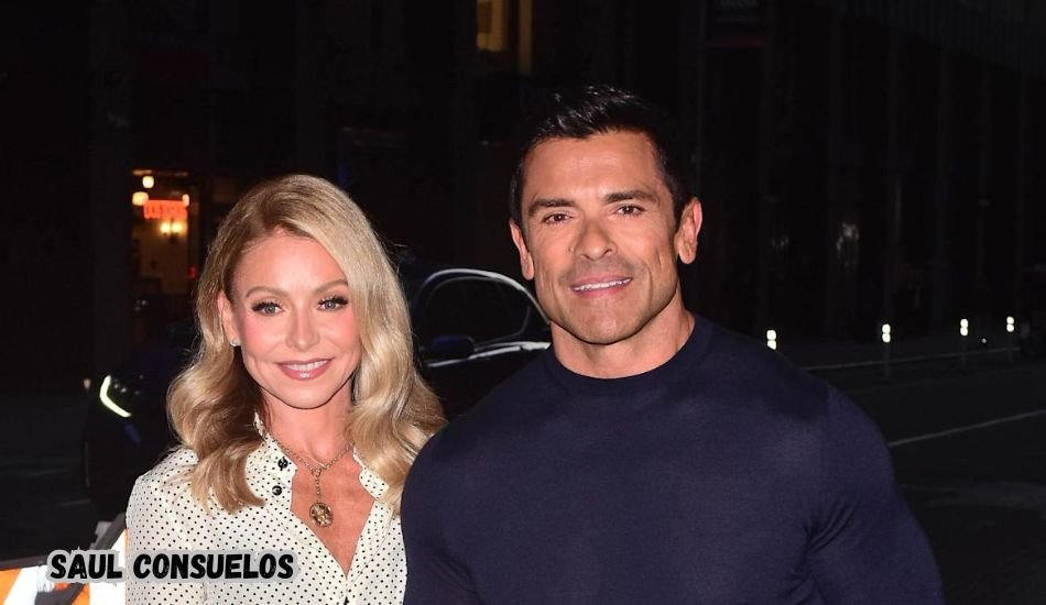 Saul Consuelos at a red carpet event